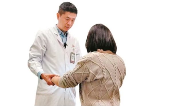 助残义诊，他是帮助别人“重塑人生”的肢体魔术师